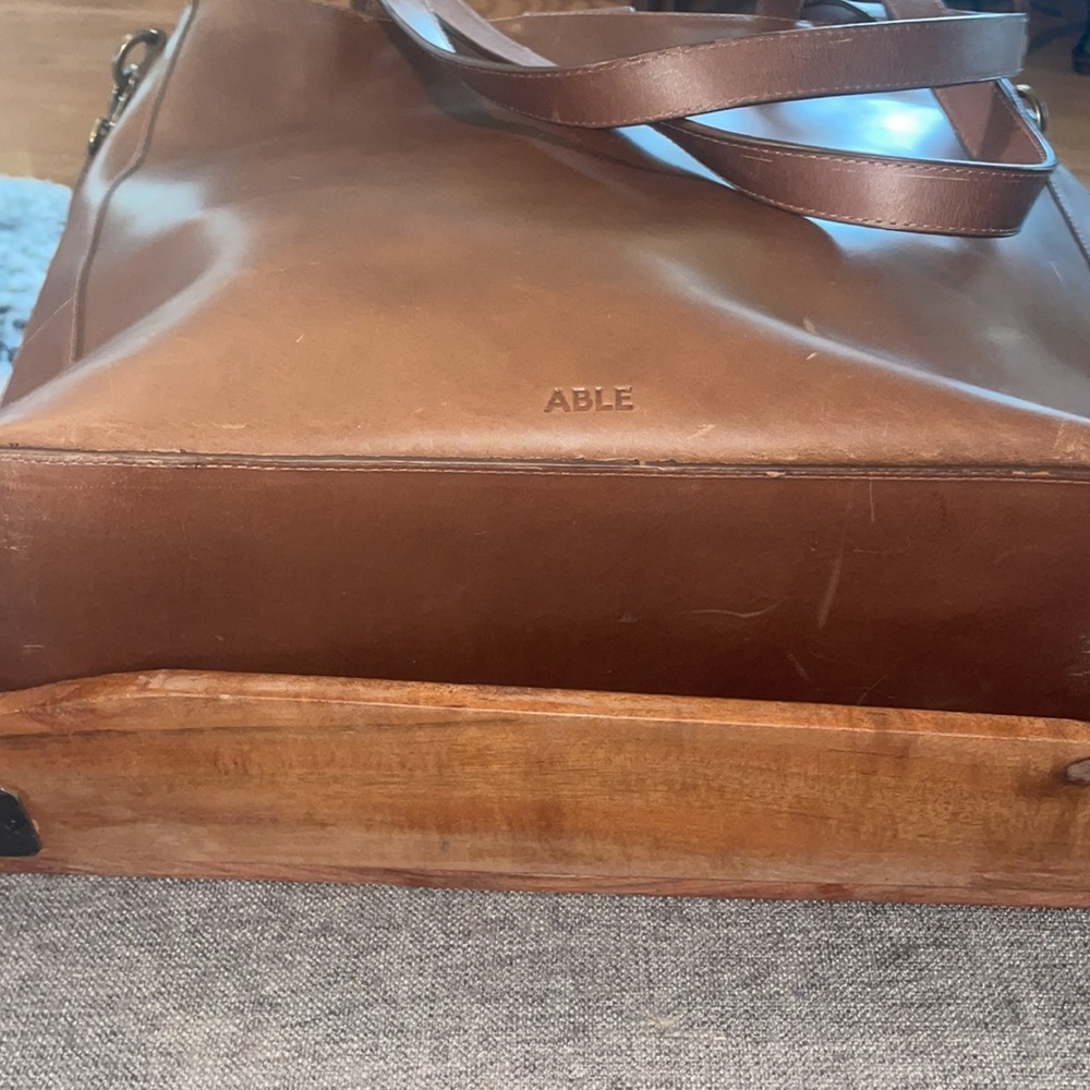 Able Tote - Picture 9 of 9